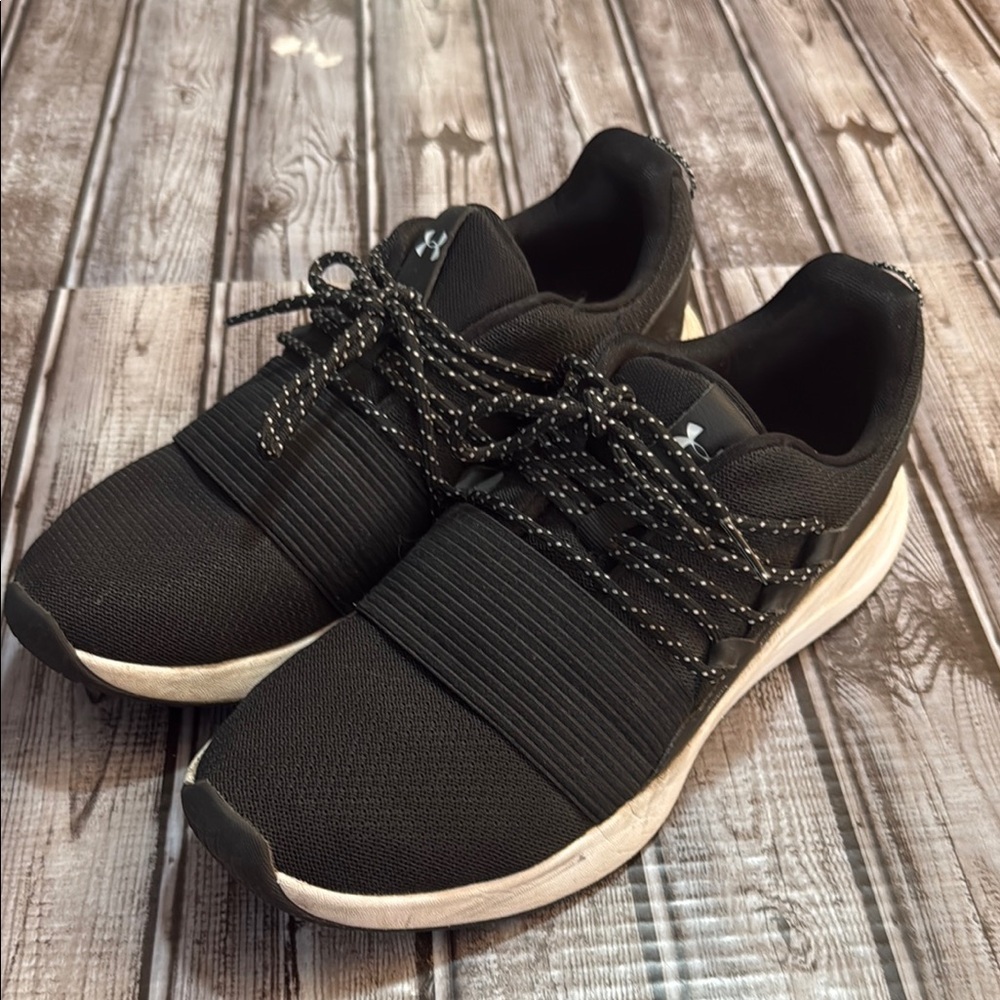 Under Armour Charged Breathe Lace Women’s Sneakers Black and White size 10